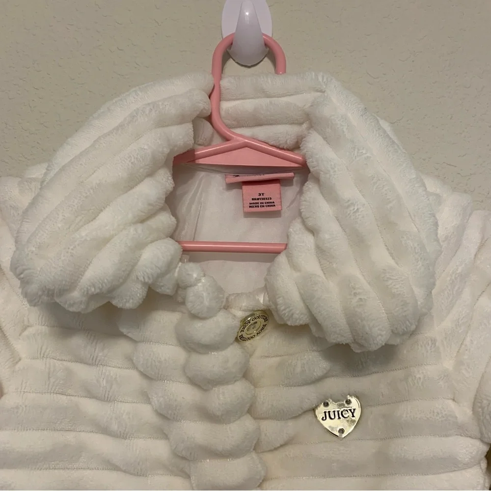 Juicy Couture chic cozy